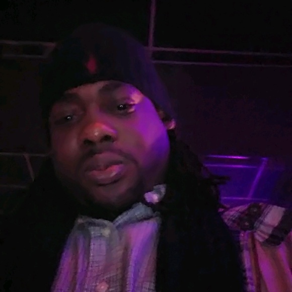 Meet your Posher, Derrick - Picture 1 of 1